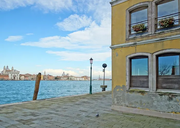 Dolcevita Apartments N 453 Canal View